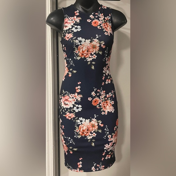 Dresses & Skirts - Floral Print Navy Dress, Size Small